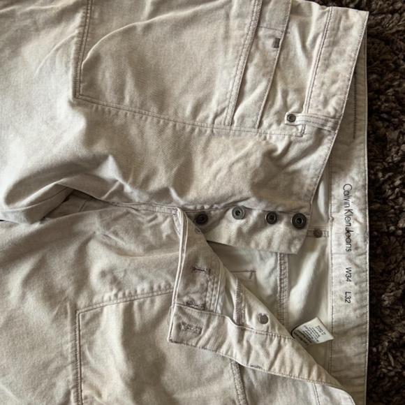 Calvin Klein - Picture 3 of 5